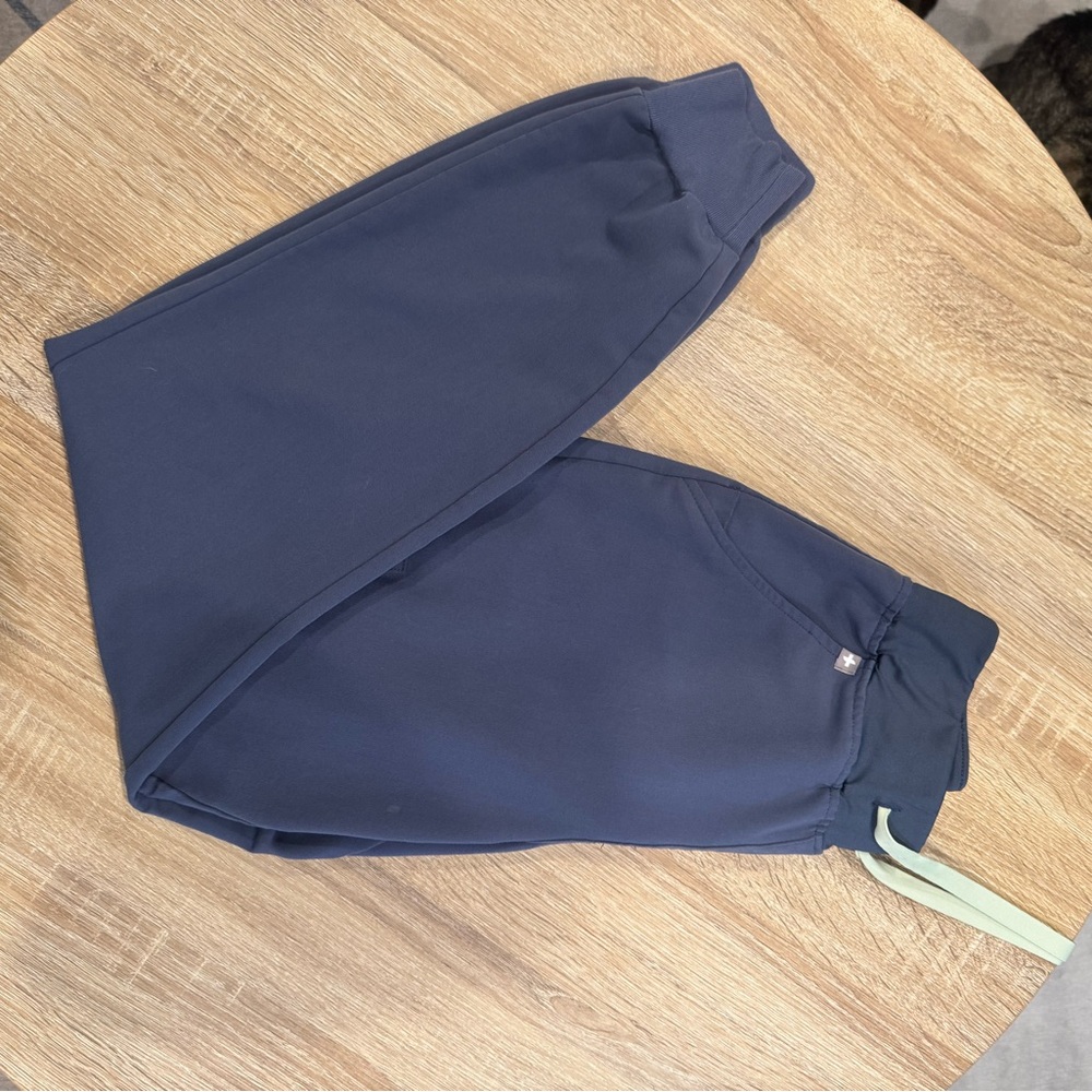 Figs scrub bottom navy